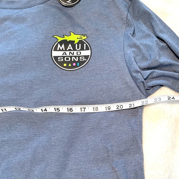 🆕Men’s Maui and Sons Long Sleeve Shark Logo Shirt Size L - Picture 7 of 9